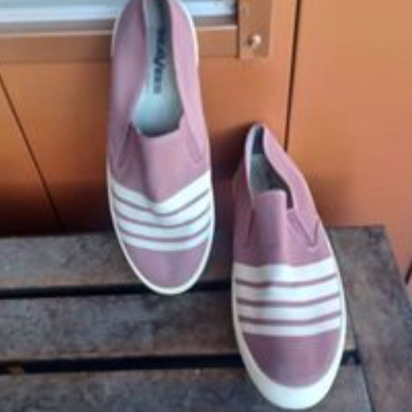 Men's size 9 seavees - Picture 2 of 2